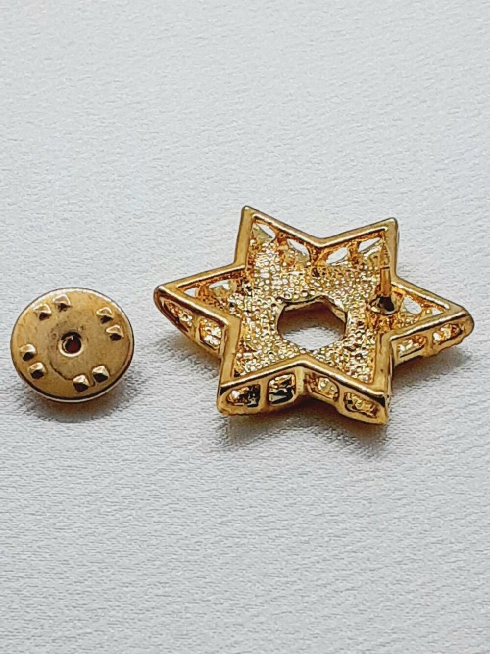 NEW Gold Star Put'em Pin - Picture 3 of 6